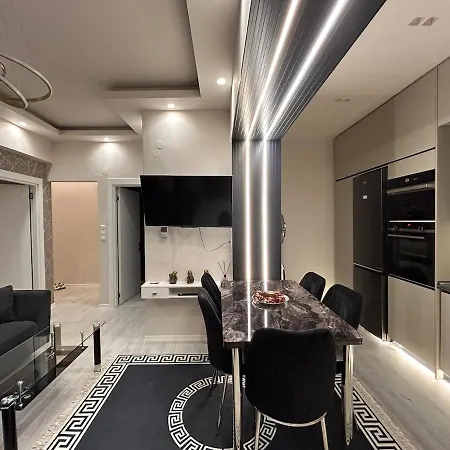 Nadias Luxury * Larissa